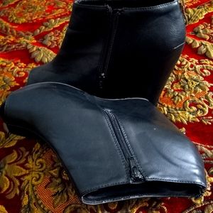 TORRID WOMENS LEATHER PEEP TOE WEDGE HEEL  SHOE